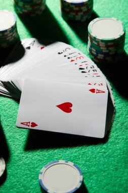 Dragon Tiger card table with dealer and betting layout